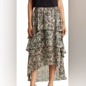 Mellowday tiered maxi skirt. Size Large
